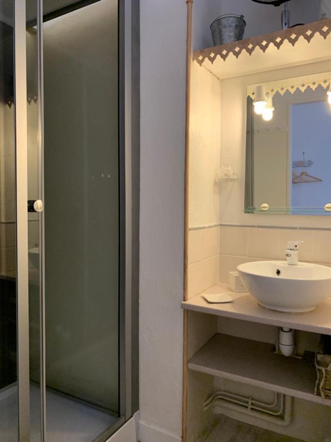 La Maison Du Bourg B&B Puisseguin Eksteriør billede