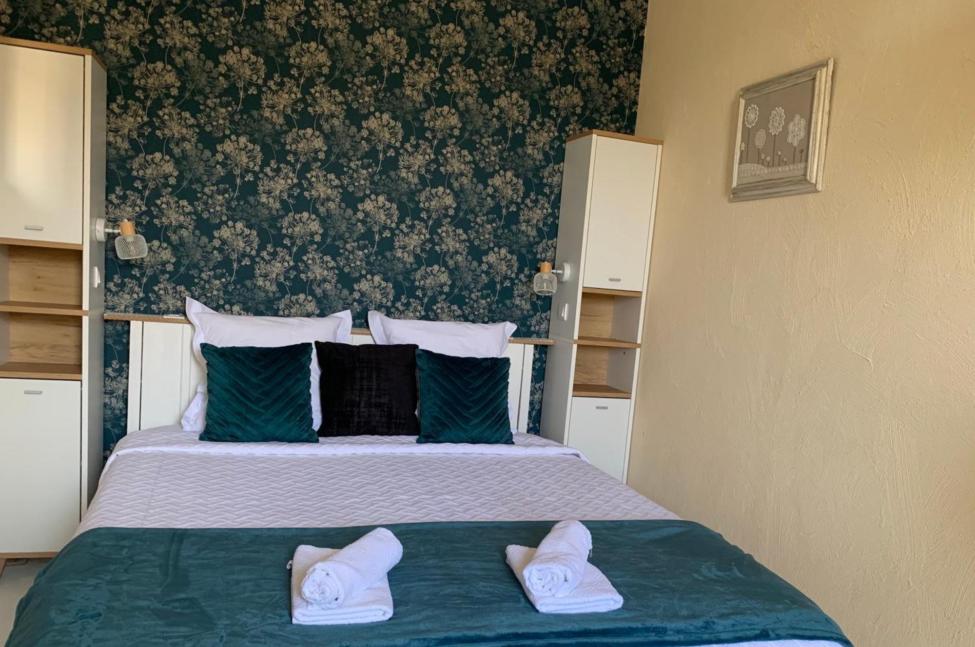 La Maison Du Bourg B&B Puisseguin Eksteriør billede